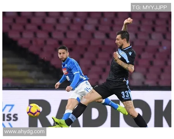 马斯特里赫特与福图纳的精彩对决揭示荷甲联赛的激烈竞争与战术较量